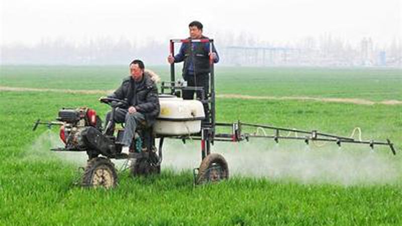旋耕机刀片锰钢与65锰钢：性能解析与选购要点
